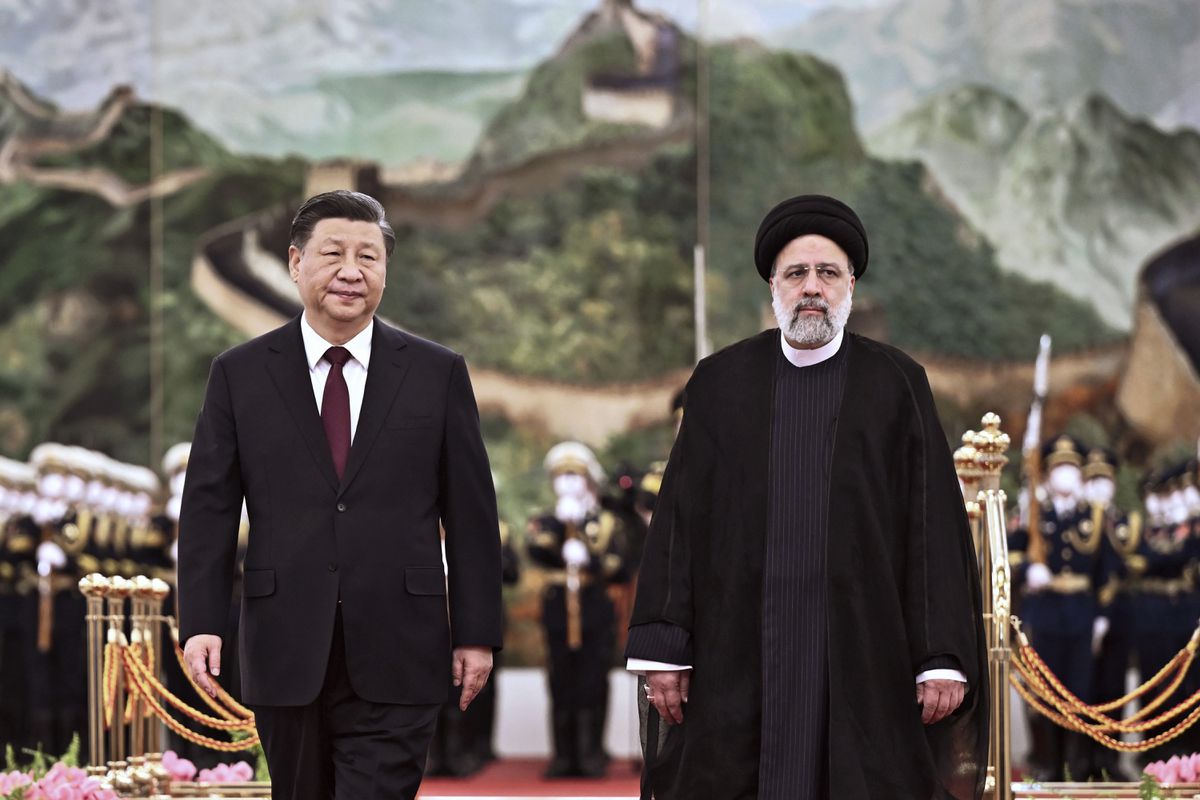 Irán y China estrechan lazos en medio de las tensiones con Washington