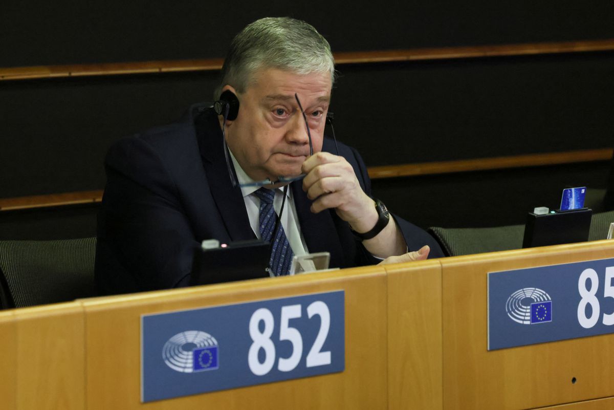 La Eurocámara levanta la inmunidad a dos eurodiputados por el ‘Qatargate’