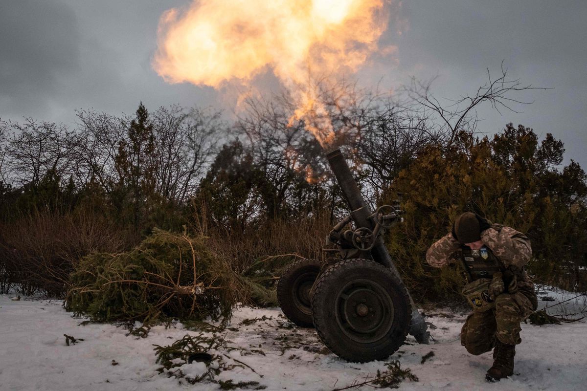 La guerra en Ucrania deja a Occidente sin artillería