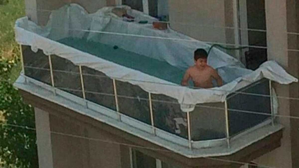 La imagen de la piscina en el balcón que ha revolucionando Twitter