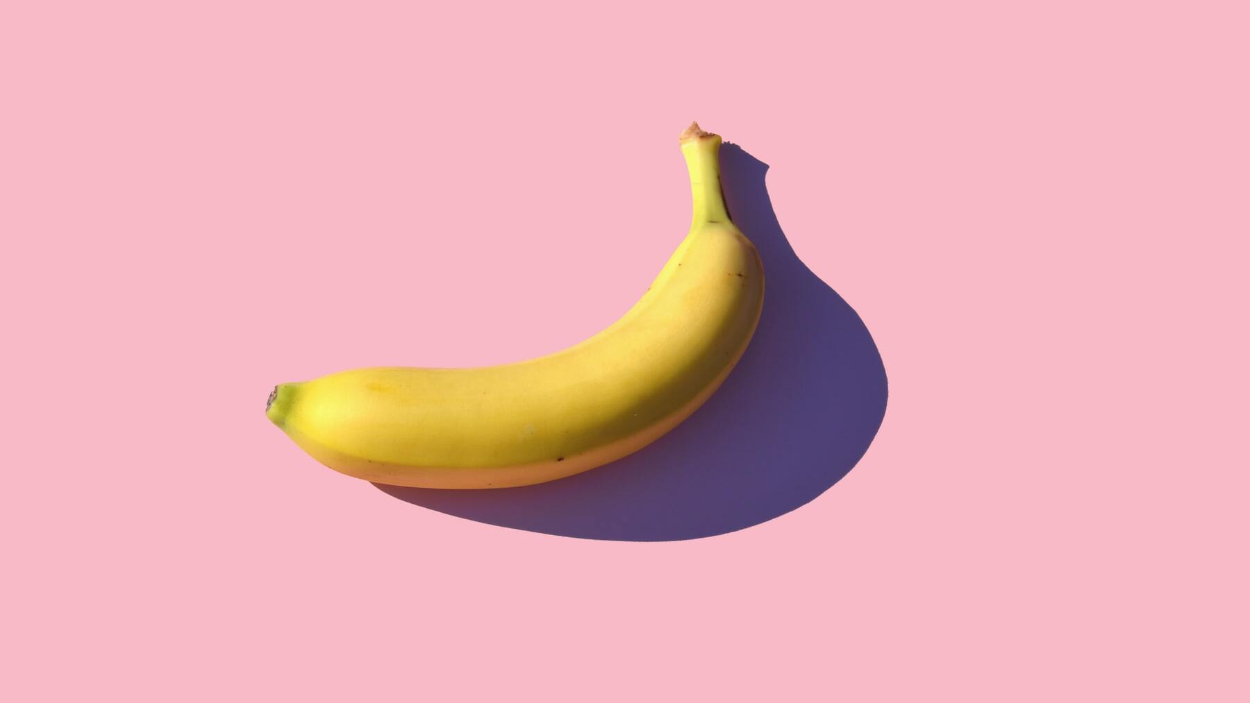 La punta negra del plátano: ¿te pasa algo si la comes?