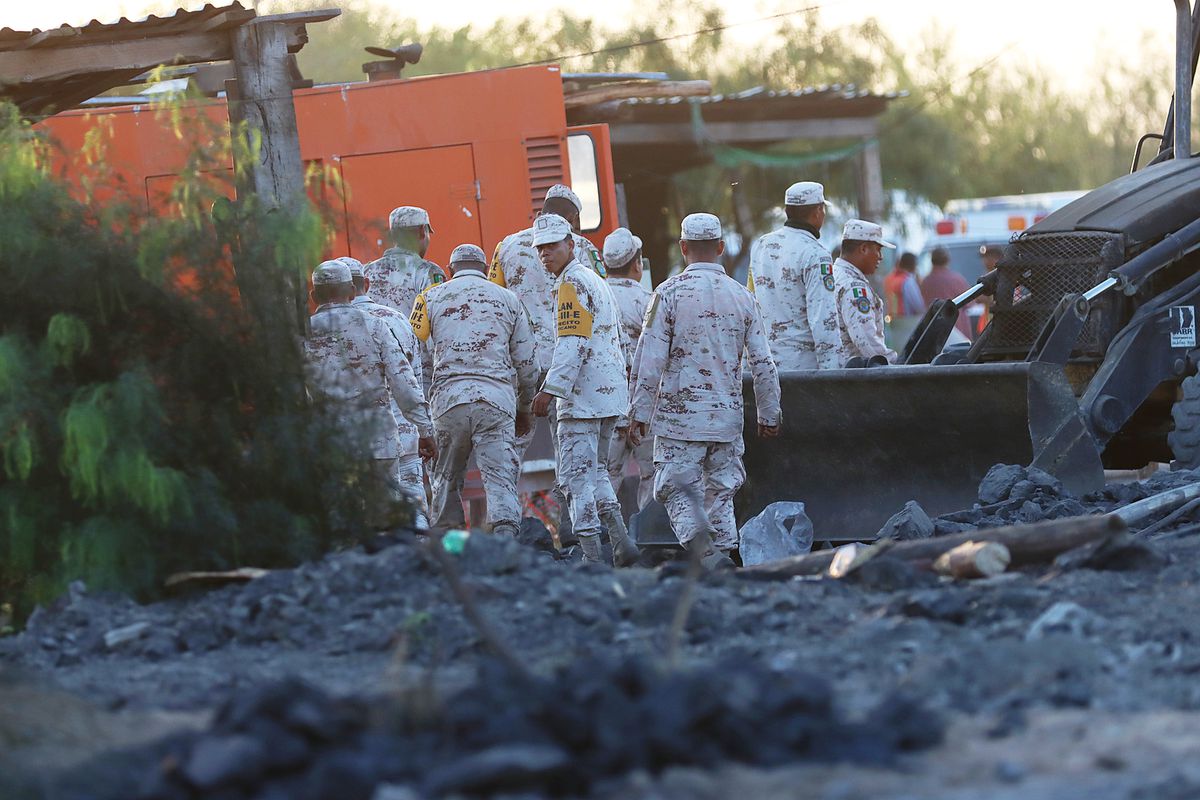 La recuperación de los cuerpos sepultados en la mina de Sabinas se retrasa al menos hasta diciembre