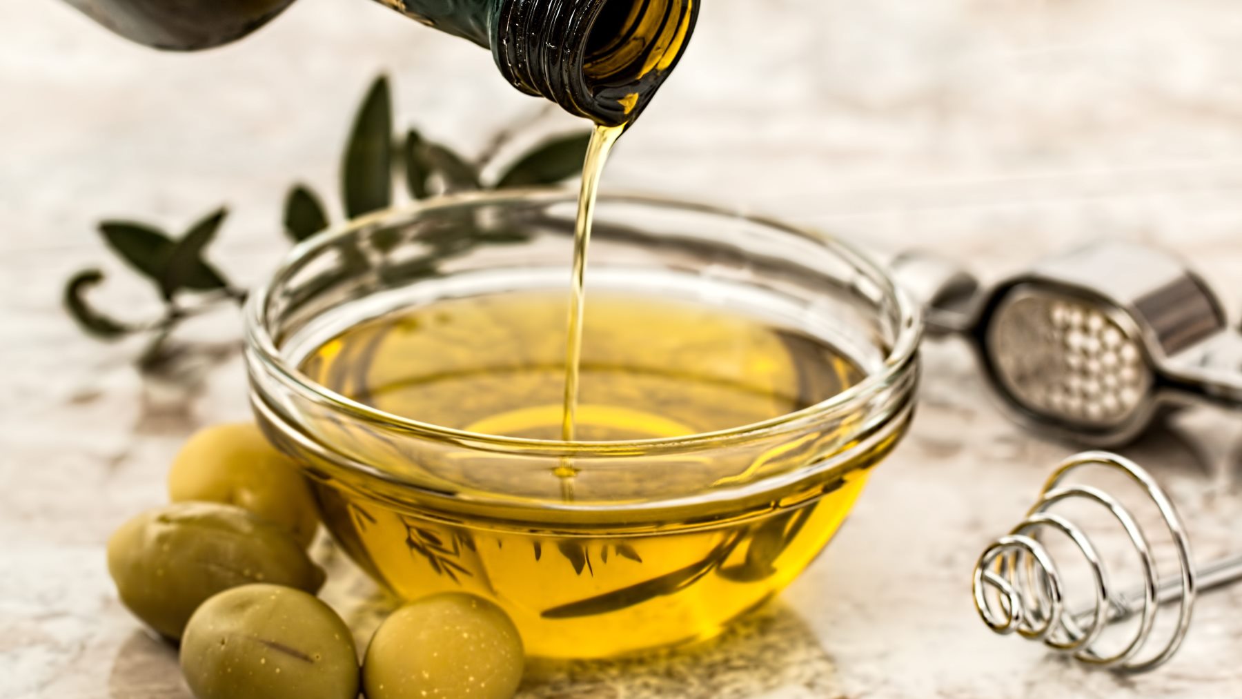 Las veces exactas que puedes reutilizar el aceite de oliva según la ciencia