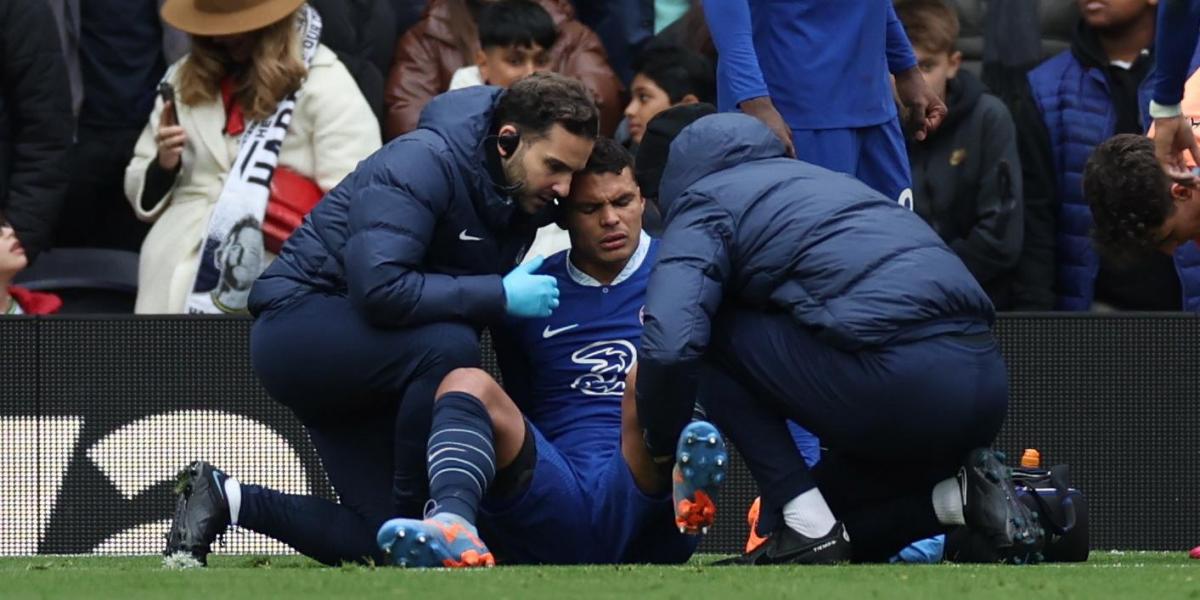Le crecen los enanos al Chelsea: Thiago Silva se podría haber lesionado de gravedad