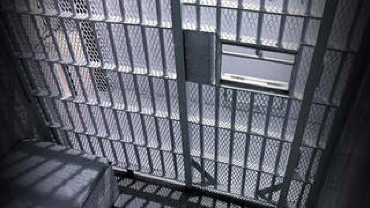 Maestro de Texas sentenciado a 20 años en prisión por cargos de pornografía infantil