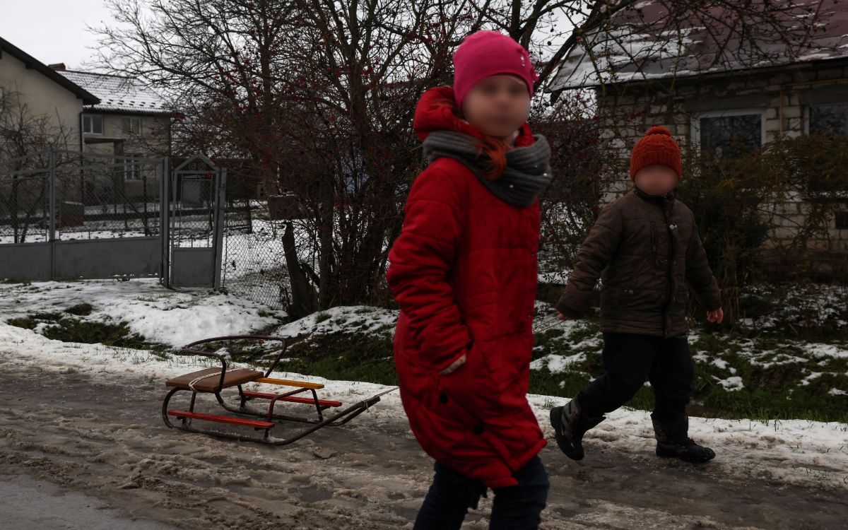Más de la mitad de los niños ucranianos consume drogas o fuma como mecanismo de supervivencia: ONG