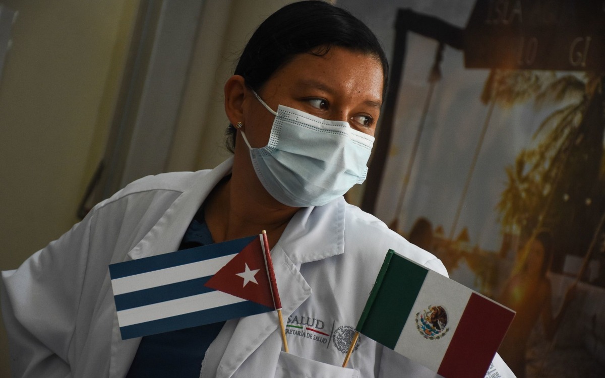 Más médicos cubanos prestarán sus servicios en México; son ya casi 600
