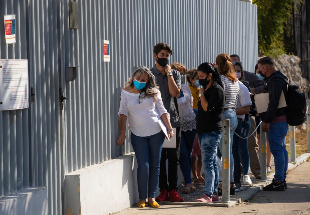México prepara un programa para acelerar la reunificación familiar de los migrantes cubanos