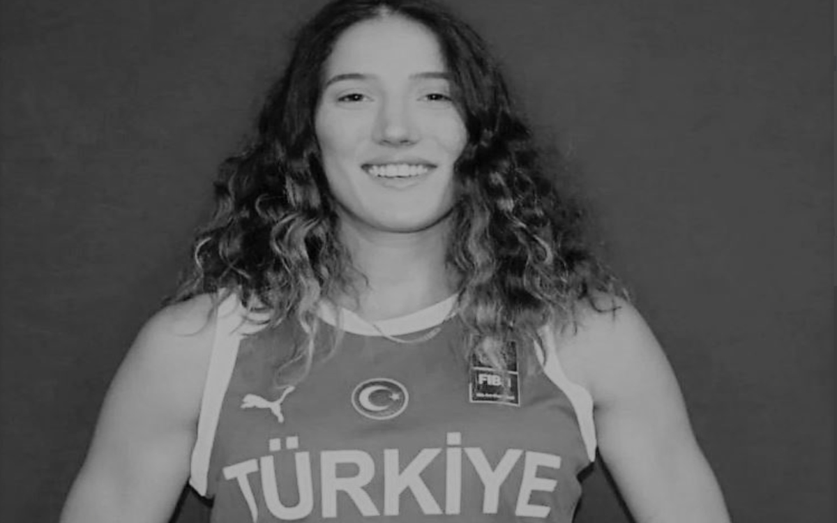 Muere basquetbolista profesional turca en el terremoto | Video