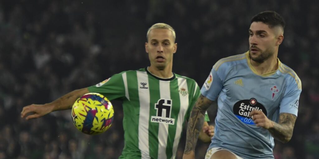 Pezzella, Canales y Rodri entrenan al margen en el Betis