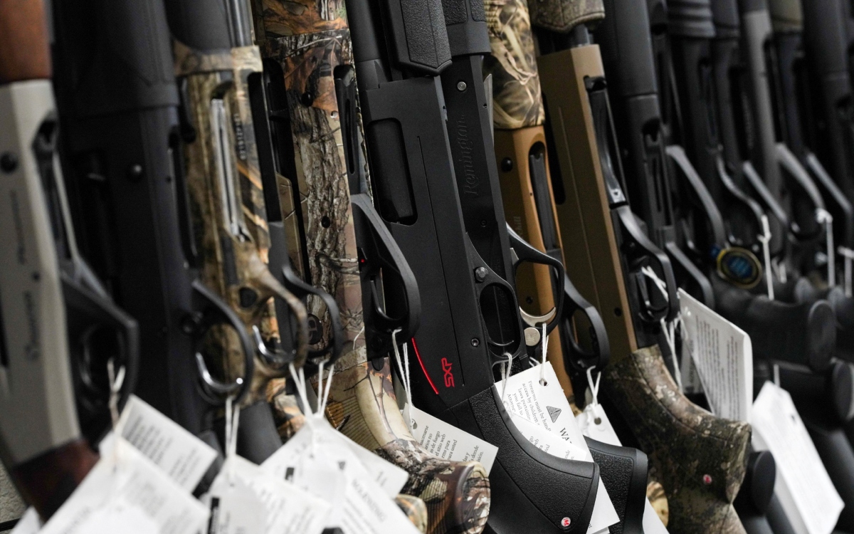 Presentan legislación para prohibir armas de asalto en Florida