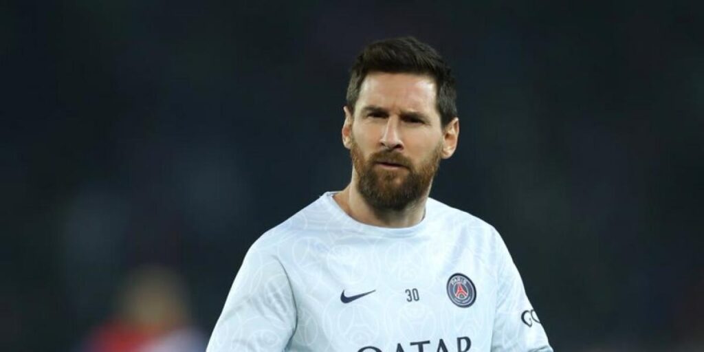 Primer contacto PSG-Messi aún sin acuerdo y su padre aterriza en Barcelona
