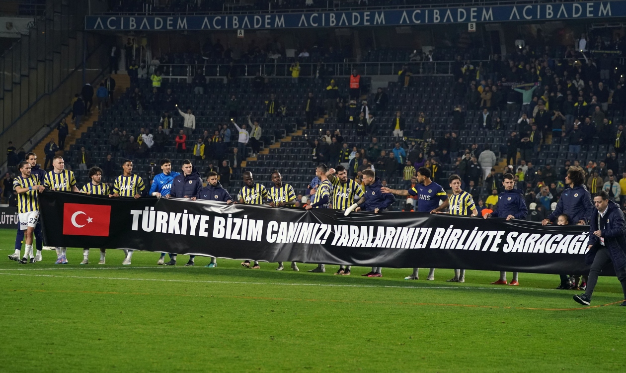 Prohíben la entrada de los aficionados del Fenerbahce al estadio por criticar al Gobierno