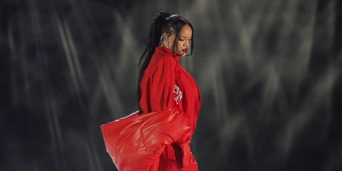 Rihanna no convence en la Super Bowl con un show insuficiente
