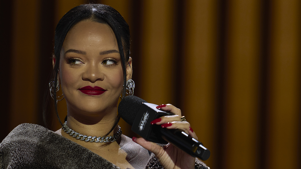 Rihanna promete un espectáculo “completo” en el medio tiempo del Super Bowl