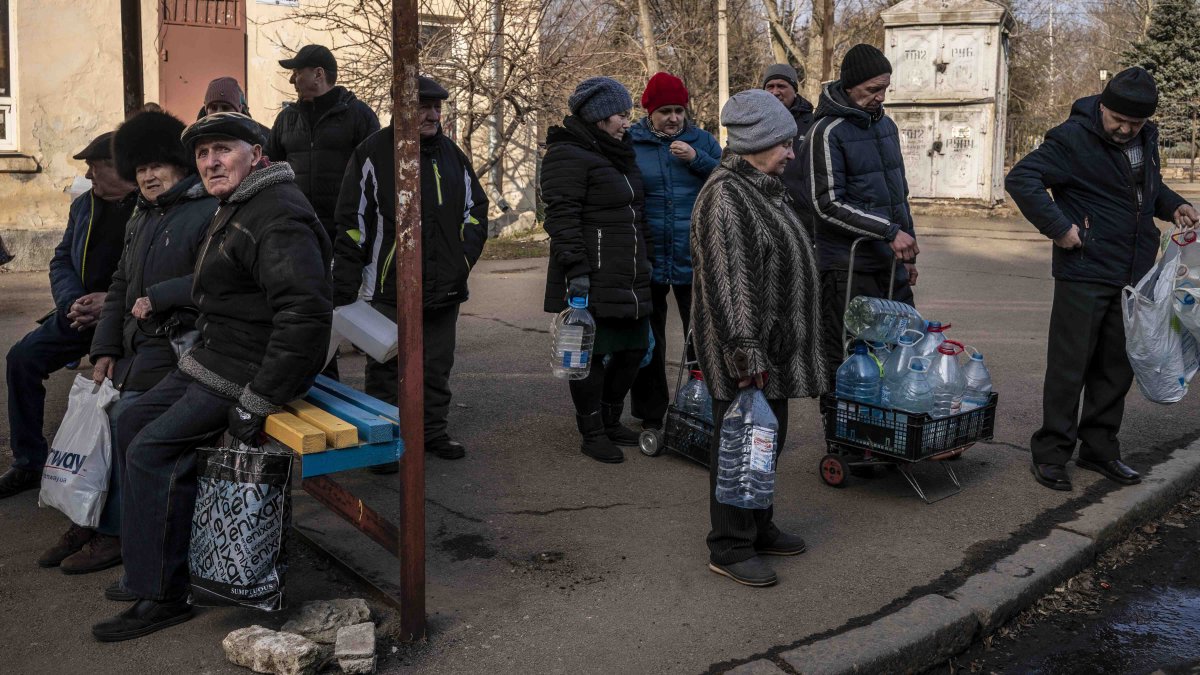 Rusia sigue bombardeando Ucrania en medio de un fuerte avance en el este