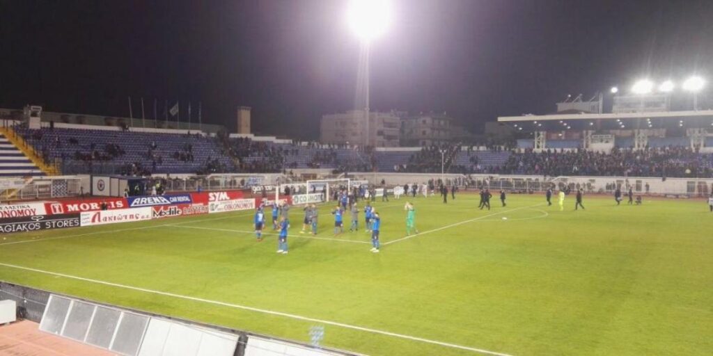 Suspendido el Atromitos-AEK ¡por diferencia de altura en las porterías!