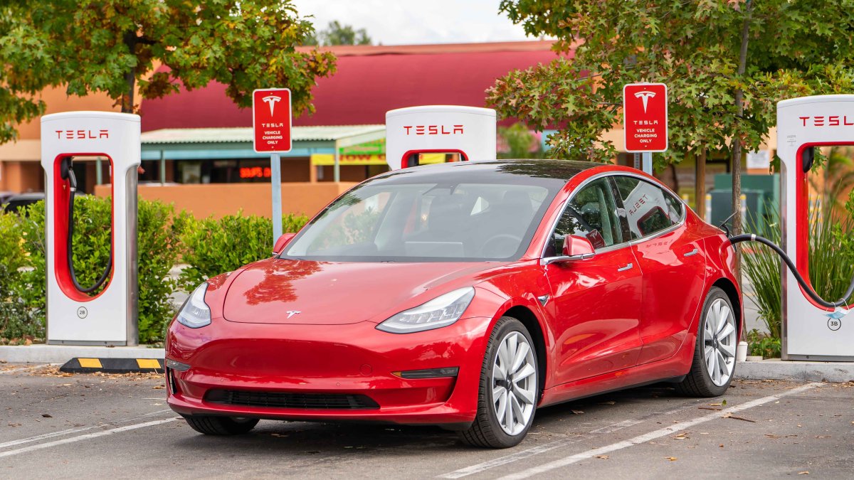 Tesla abrirá sus estaciones de carga para otros vehículos eléctricos en Estados Unidos