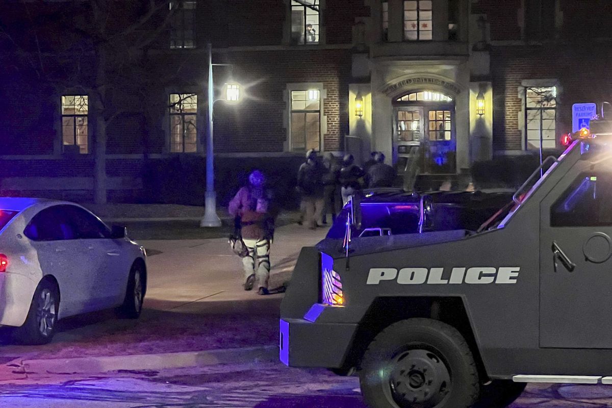 Tres muertos y cinco heridos en un tiroteo en la Universidad Estatal de Míchigan