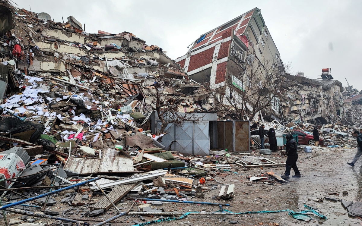 Turquía declara luto nacional por siete días tras terremotos