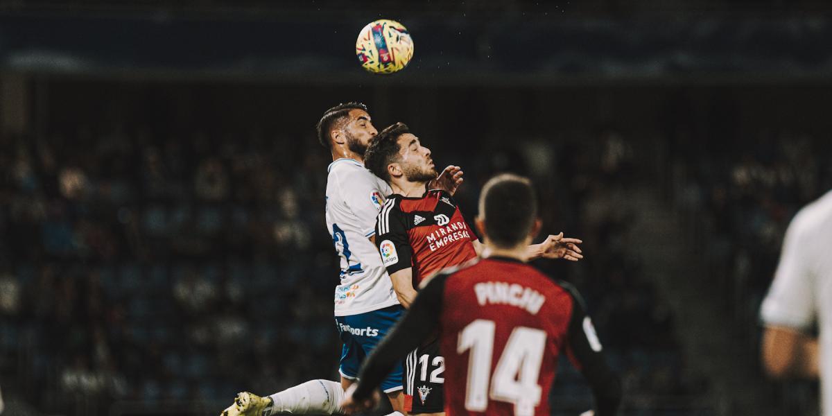 Un penalti otorga triunfo a Tenerife ante un atrevido Mirandés