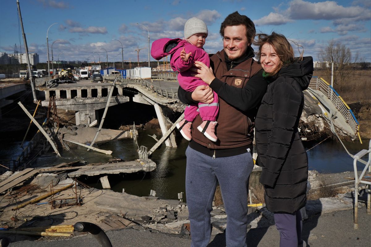 Vídeo | Regreso a la “pesadilla” del puente de Irpin, un año después de la invasión de Ucrania