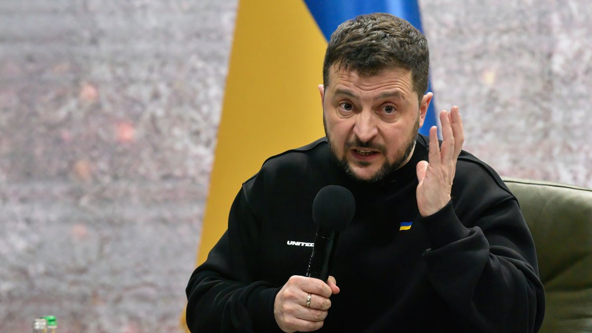 Zelenskky habla de devolver Crimea a los ucranianos para restablecer la paz; pide más sanciones contra Rusia