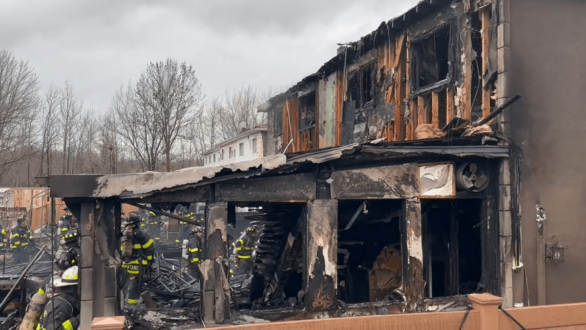 bomberos heridos en incendio en Staten Island