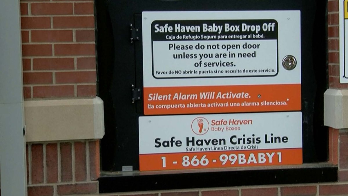entregan bajo condición de anonimato al primer infante en la “caja de bebés”
