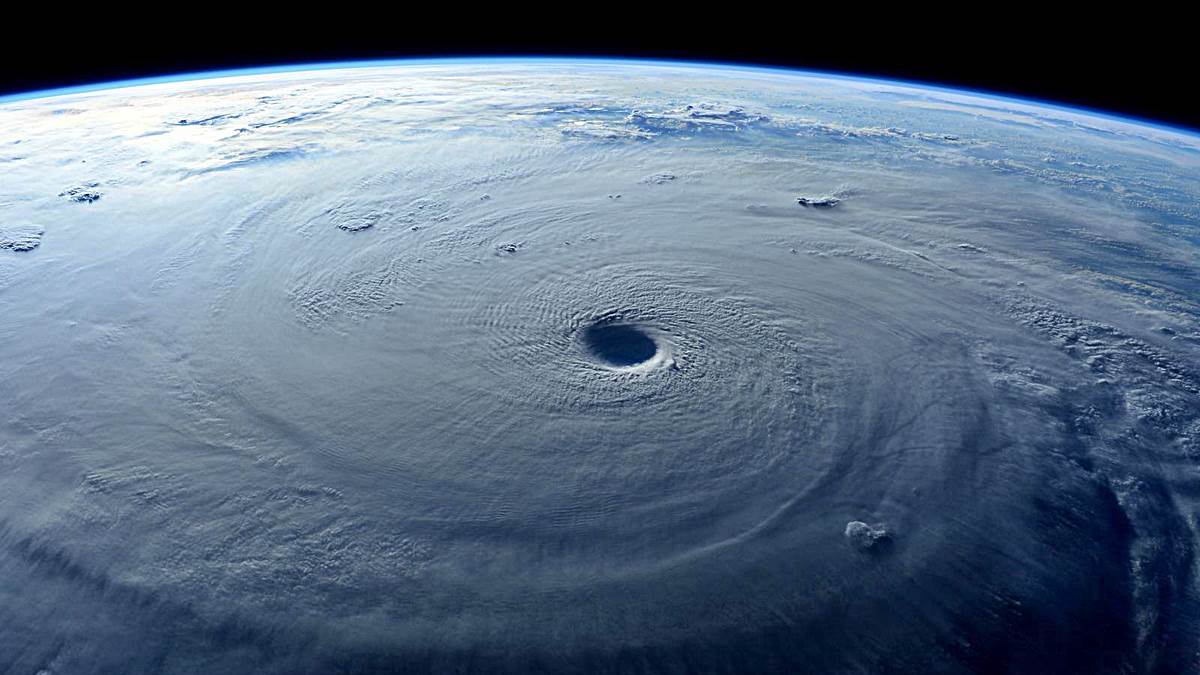 ¿Qué causa un tifón?