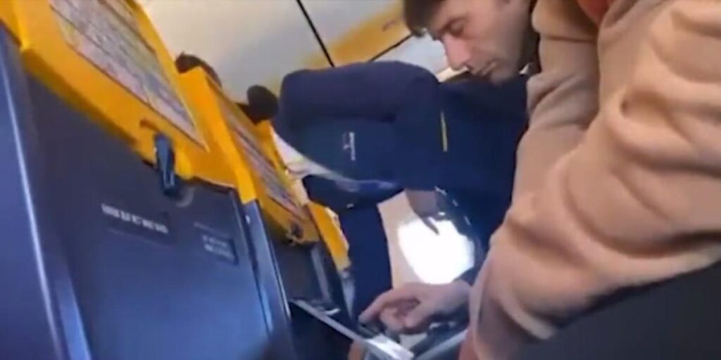 ¡Conte, cazado en un vuelo de Ryanair!