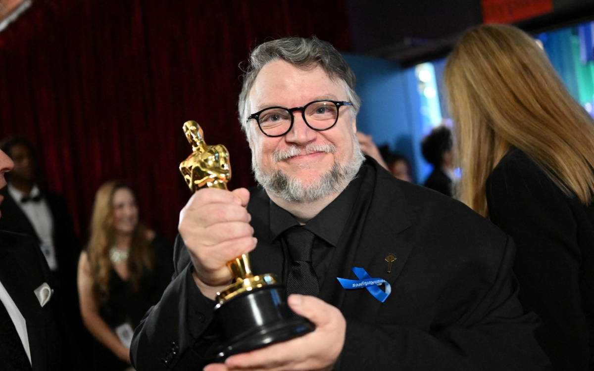 AMLO felicita a Guillermo Del Toro por premio Oscar
