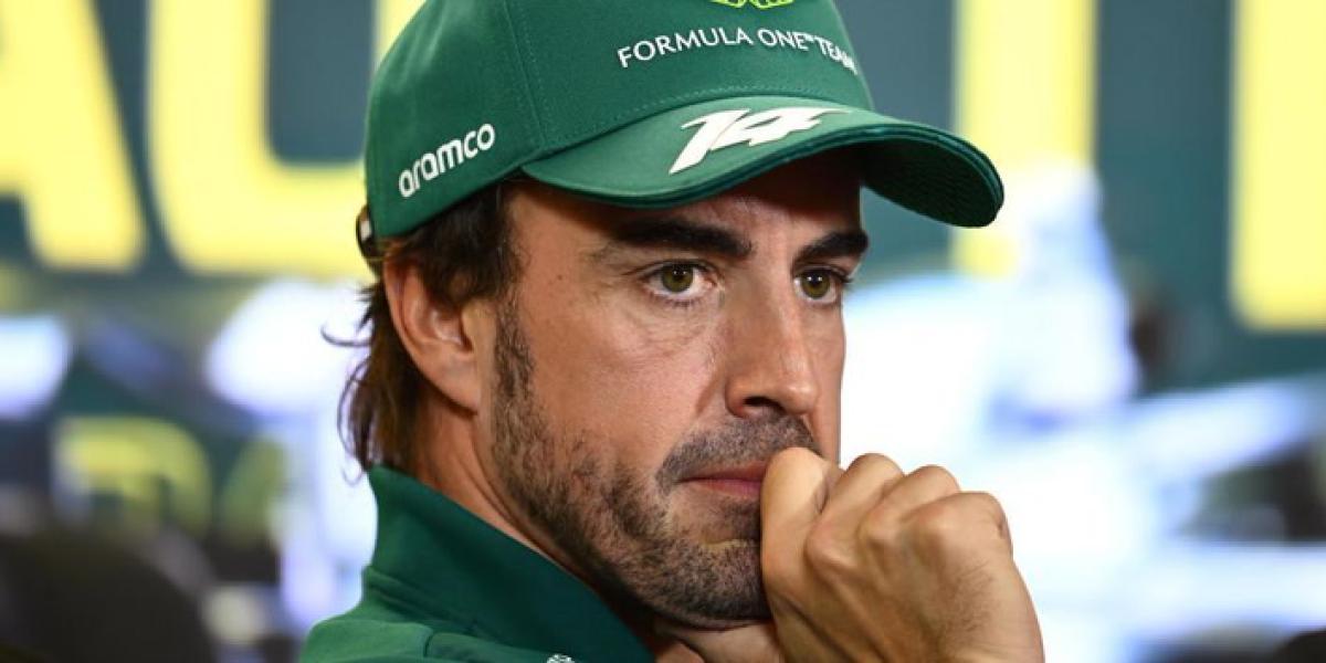 Alonso se frota las manos con el 'pique' de Red Bull y envía un aviso