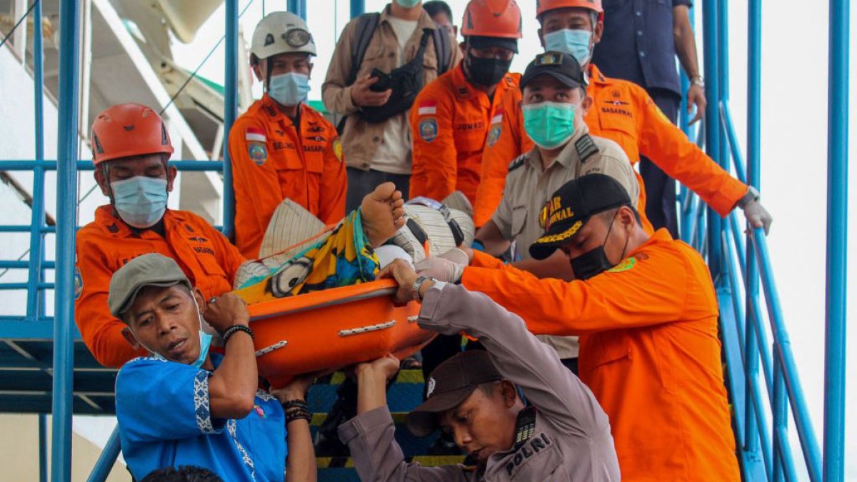 Aludes dejan al menos 11 muertos en Indonesia
