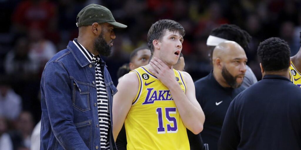 Austin Reaves se pone la capa de superhéroe y rescata a los Lakers