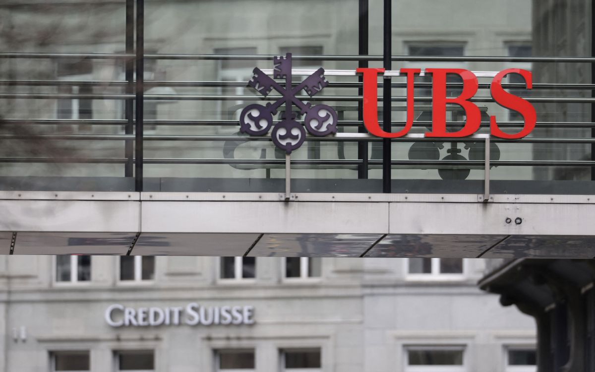 Banco UBS habría aceptado pagar 2,000 mdd por Credit Suisse