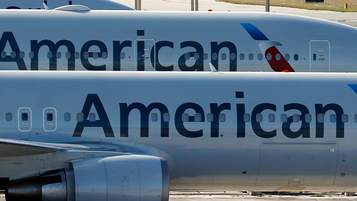 CEO de American Airlines informa a los pilotos que la aerolínea igualará el pago de Delta