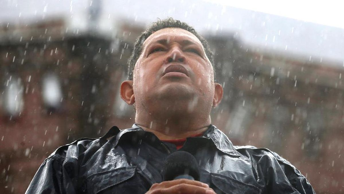 Chávez gana en las encuestas 10 años después de muerto