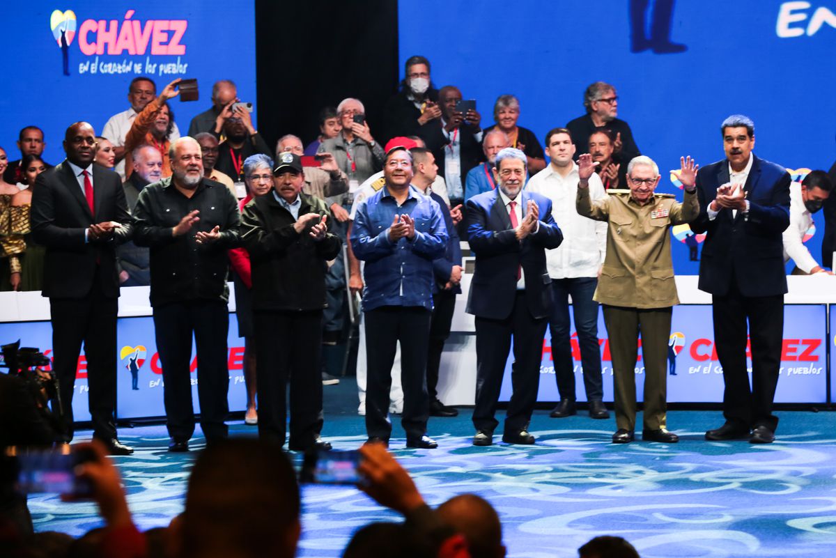 Daniel Ortega, Raúl Castro y Rafael Correa conmemoran la muerte de Chávez en Caracas