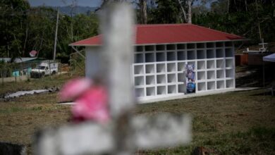Descanso en paz: crean nichos humanitarios para migrantes muertos en la temida selva del Darién