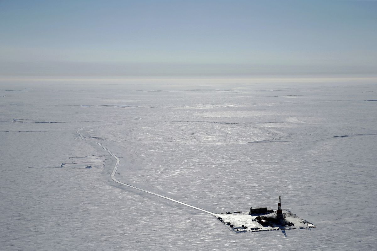 El Gobierno de EE UU aprueba un polémico proyecto de explotación de petróleo en una reserva natural en Alaska