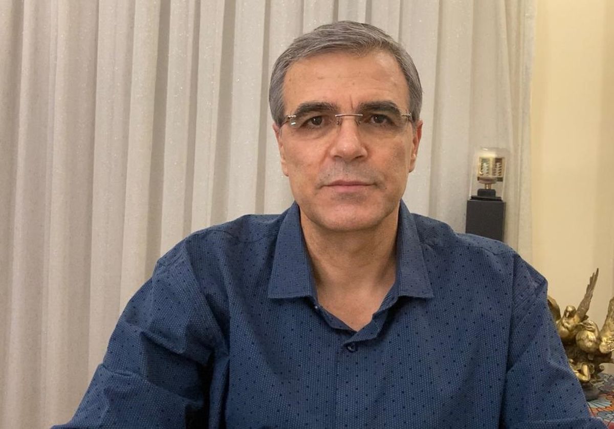 El activista Reza Khandan: “La República Islámica está acabada. Solo esperamos que Occidente esté al lado del pueblo de Irán”