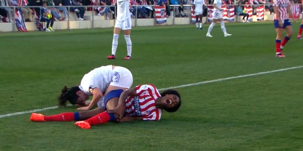 El derbi le sale caro al Atleti: Escalofriantes lesiones de Ludmila y Marta Cardona