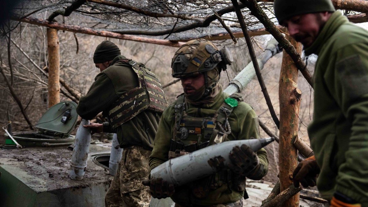 El ejército de Ucrania podría retirarse de la ciudad clave de Bajmut, según un asesor de Zelenskyy