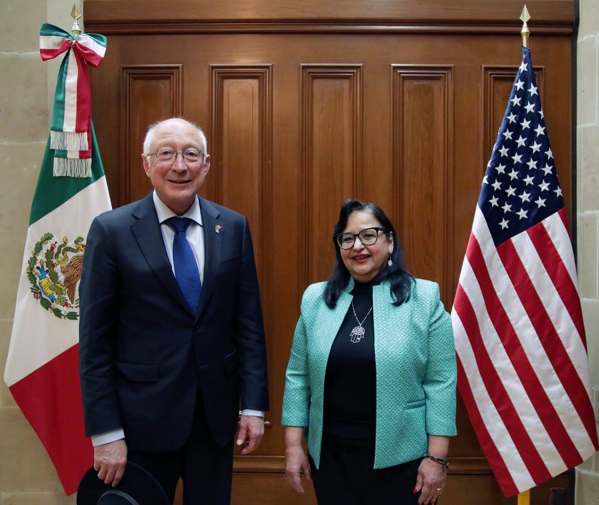 El embajador de EE UU, Ken Salazar, se reúne con la presidenta de la Corte, la ministra Norma Piña