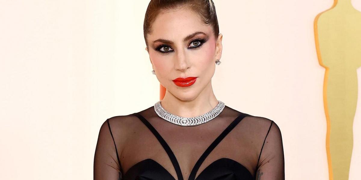 El vestido de transparencias de Lady Gaga que le deja casi desnuda
