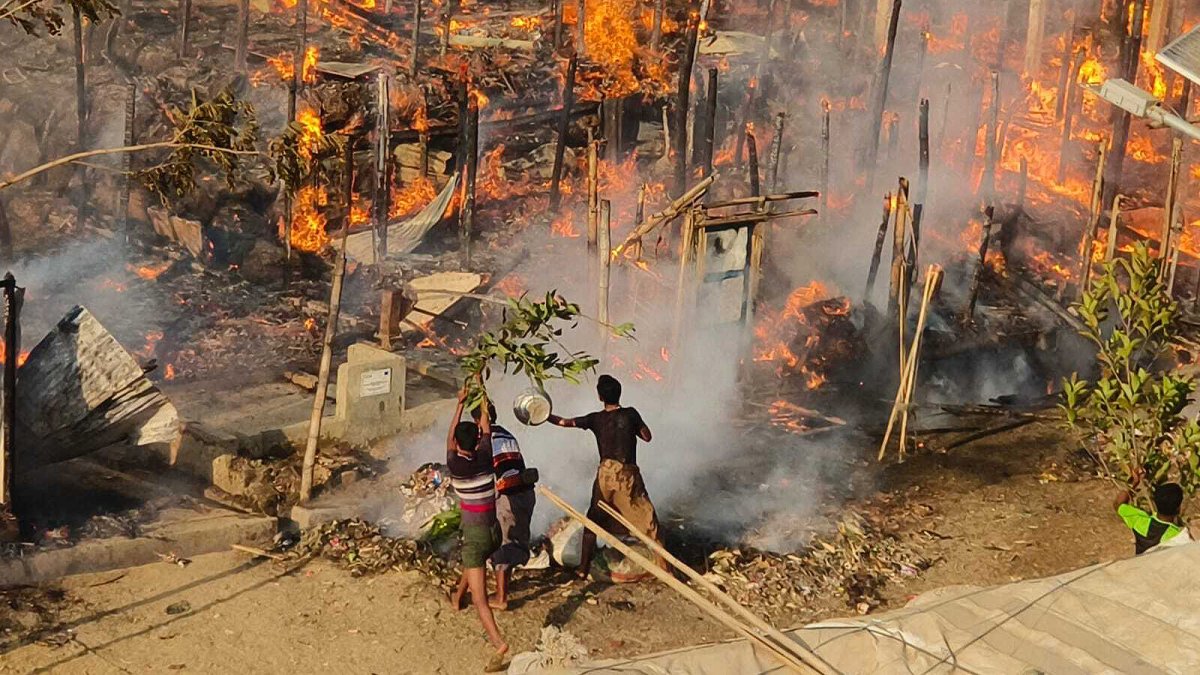 Estalla un gran incendio en un campamento de refugiados en Bangladesh; miles de personas sin hogar