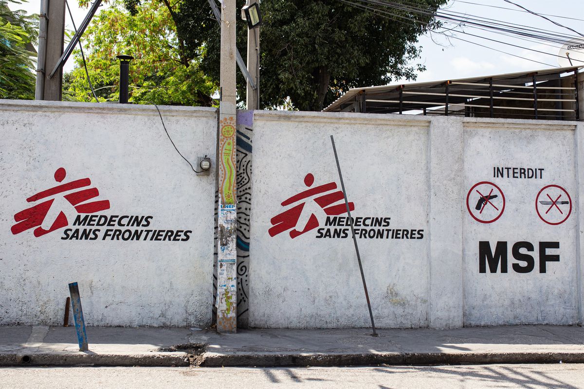 “Estamos en primera línea de fuego”: Médicos Sin Fronteras cierra un hospital en Haití por choques armados