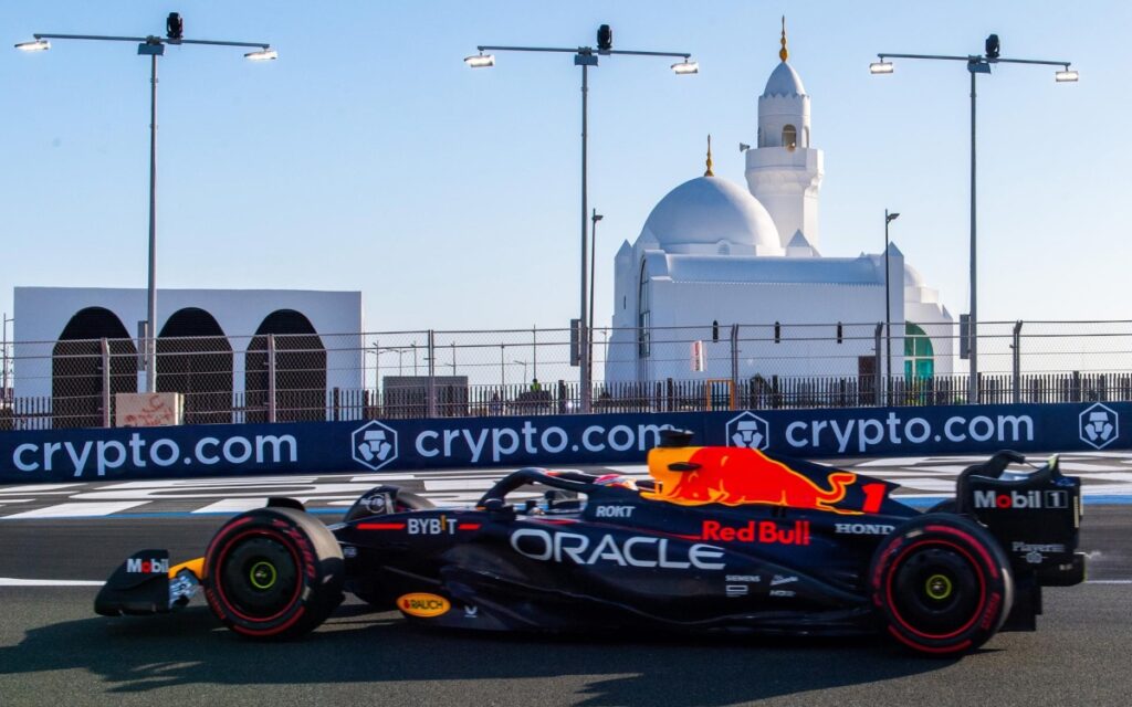 F1: Verstappen, el más rápido de la P2 en Arabia Saudita; Checo Pérez finaliza tercero