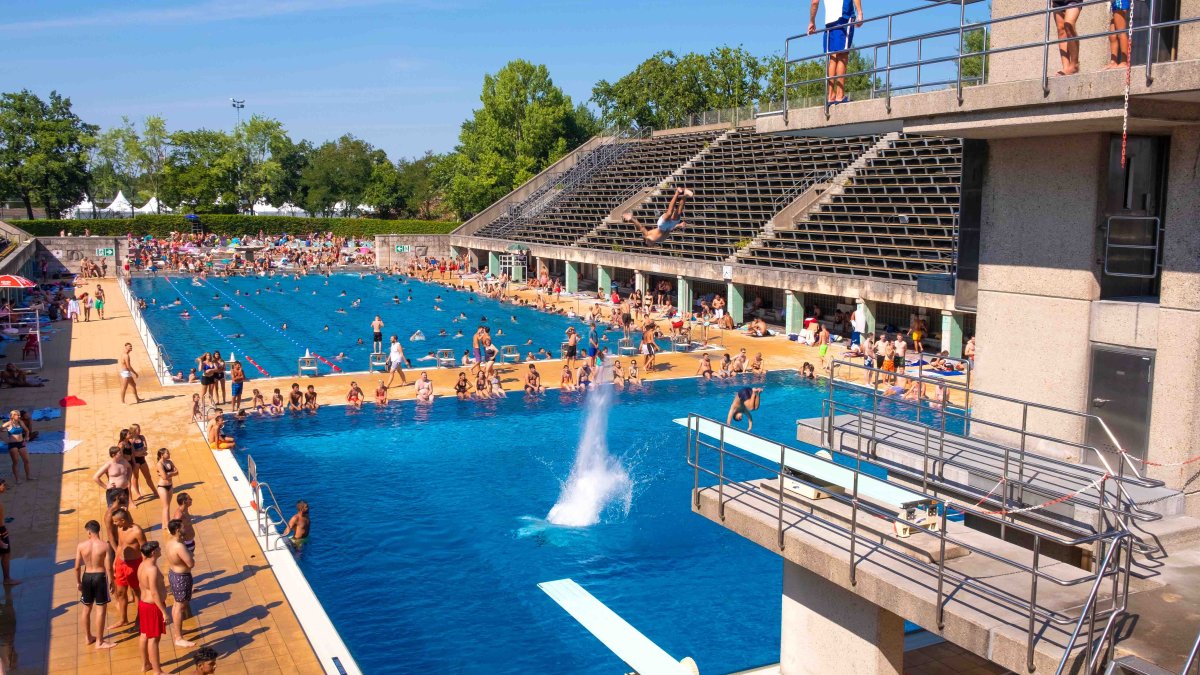 Gobierno de Berlín permitirá que las personas naden topless en las piscinas públicas